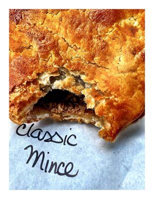 Classic Mince Pie @ Barangaroos Aussie Pies.Chicago, IL  Australian "FastFood" PuffPastry Pies ,Breakfast " Brekkie",Rolls,Soups. Cool!