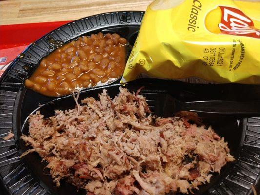 Pulled pork, baked beans and a side of chips