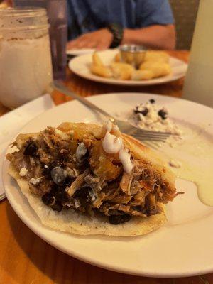 Arepa Pabellon Pernil