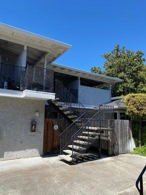 Very nice south San Jose apartment building.  The Owner wants us to take good care of it, so we can get great tenants.