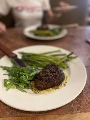 Fillet w béarnaise & asparagus