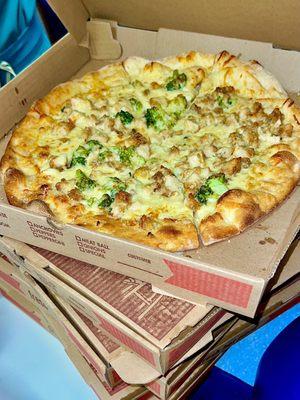 Alfredo Pizza