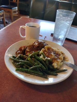 meatloaf, green beans, and mashed