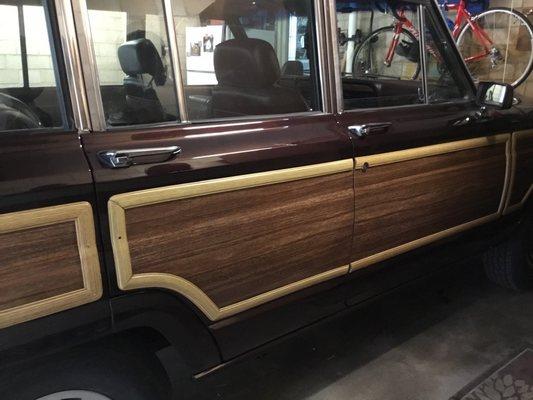 1990 Jeep GW wood decals replaced by Hot Tropix in Westerville.