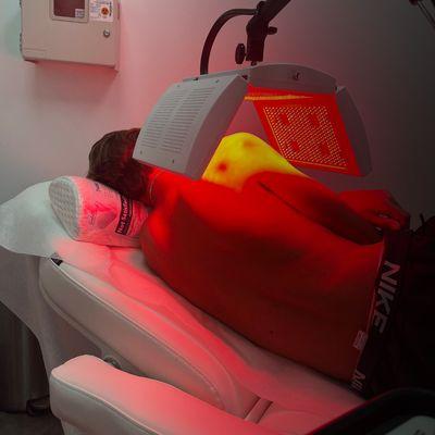 red light therapy is great to reduce inflammation, promote cellular regeneration and improve recovery.