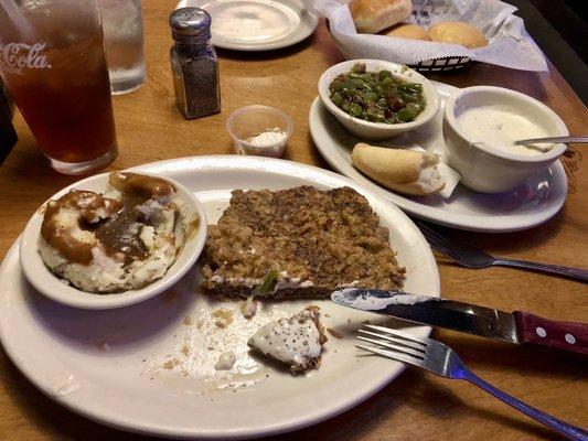 Country Fried Sirloin, mashed potatoes and green beens.