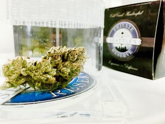 Platinum Girl Scout Cookies grown by Seattle Private Reserve.
  *Required Disclaimer* see specialties tab