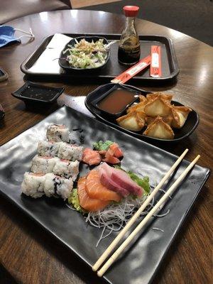 Sashimi combo with crab wontons