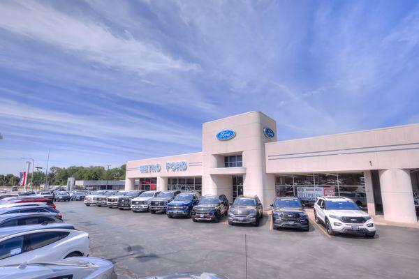 Exterior Dealership
 
 Ford Dealer
 Car Dealer
 SUV Dealer
 Truck Dealer