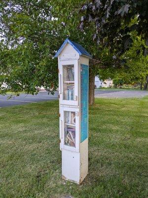 Roots of the Future Library, 8970 Main St, Clarence