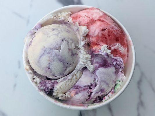 Blueberry Peach, Buxton Bourbon Cheerwine Float, and Unicorn Poop Ice Cream Scoops | Instagram: @telephonesmoothie