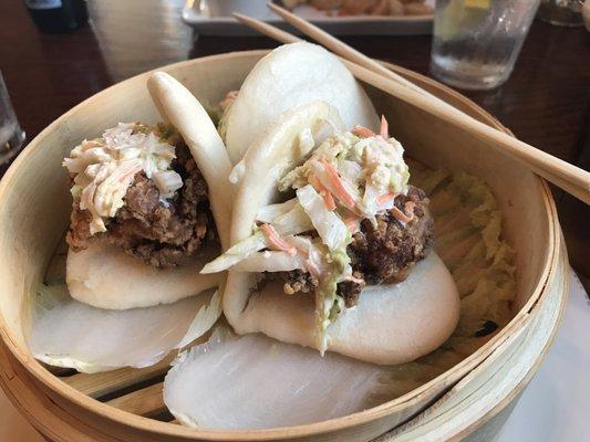 Bao bun - Fried Chicken, cabbage slaw