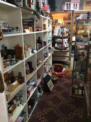 Lots of dollhouse stuff!