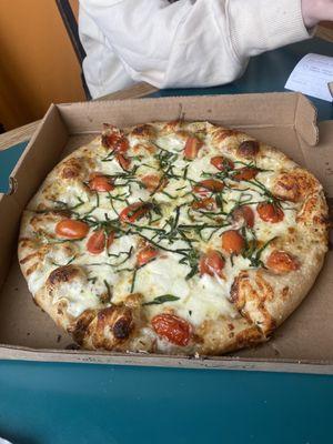 Fresh Tomato Pizza