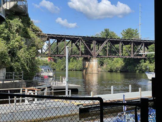 where you load for the Upper DElls boat tour