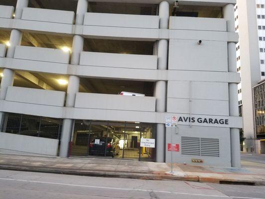 Travis Place Garage