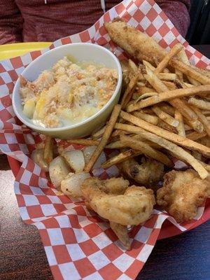 Lobster Mac N Cheese Shrimp and scallops awesome!