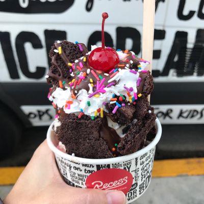 Cookie Crumble sundae, hooray!