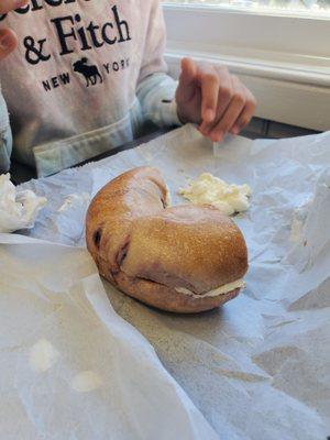 Blueberry Bagel w. Cream Cheese