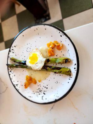 Asparagus with quail egg