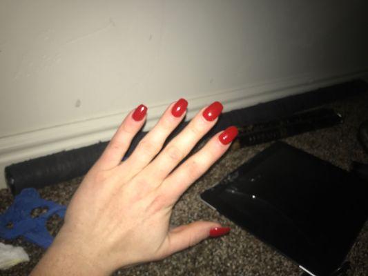 I'm a male, I wanted to have lovely red nails. Snow did a wonderful job on my nails. I wanted red nails and now I've red nails.