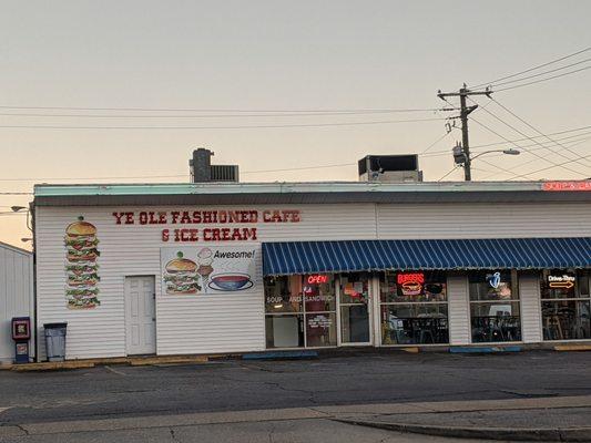 Ye Ole Fashioned Ice Cream