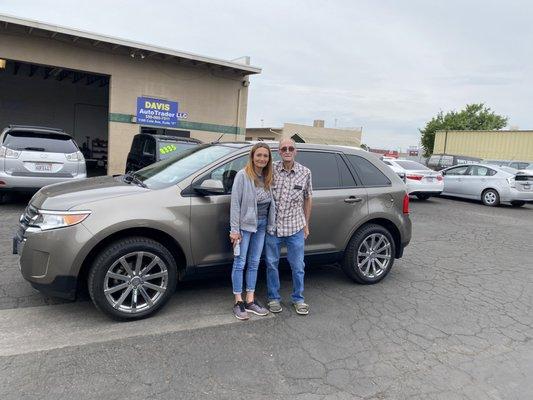 Congratulations Melissa! Enjoy your Ford Edge!