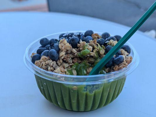 Super green smoothie bowl