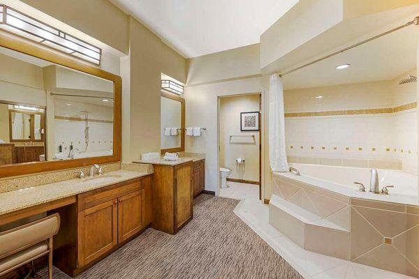 Guest room bath