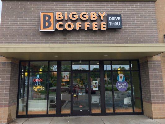 Exterior storefront of Biggby Coffee in Alpine Avenue