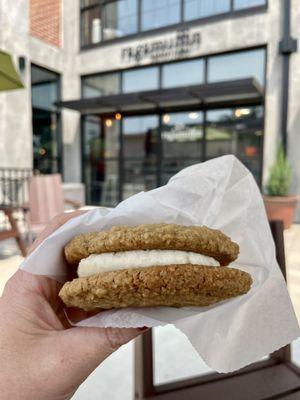 Oatmeal cream pie