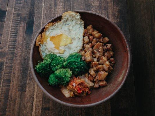 braised pork rice bowl