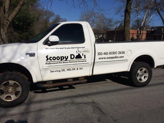 Scoopy Do's        "we scoop the poo so you don't have too"