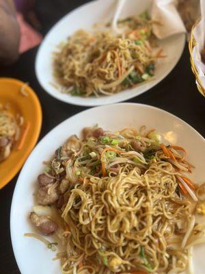 Vegetarian ramen and bacon ramen