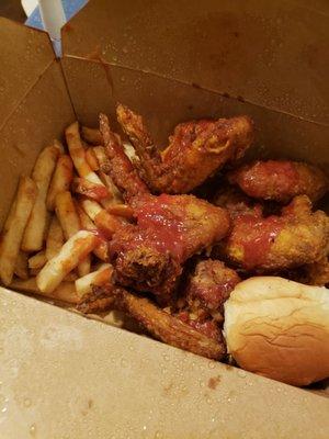 5 wings and fries with roll