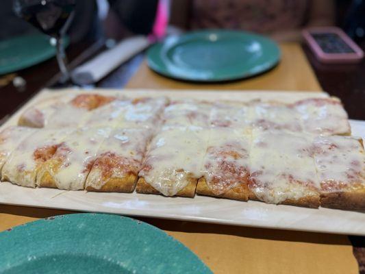 The Uruguayan pizza was especially my favorite the bread the sauce and cheese all very very very fresh- you can tell from the first bite !