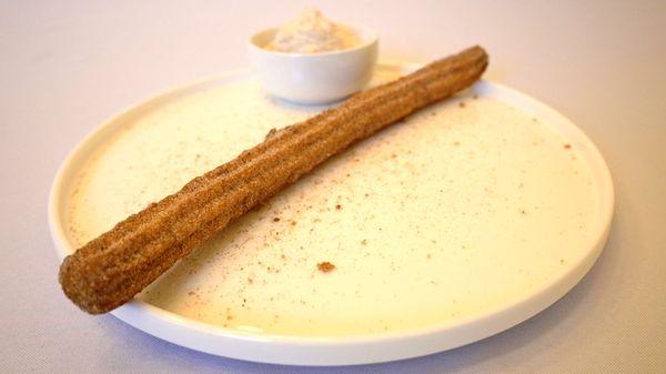 CHURROS w/ HORCHATA WHIP (YT:@BULGOGIBOMBER)