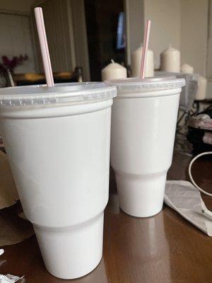 Large coke , large Real Strawberry Lemonade  I'm not sure why the cups came like this