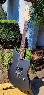 Jazzbird M in Satin Black with optional Seymour Duncan Invader