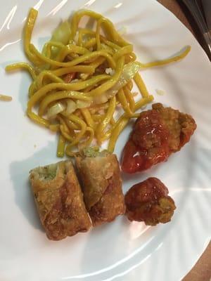 Chicken Lo mein, sweet and sour chicken (they put the sauce on it not in a container), and egg rolls (very small)