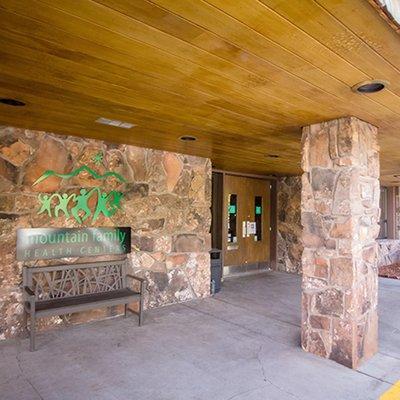 The front doors to our Glenwood Springs health center.