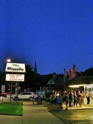 Long lines mean good food!