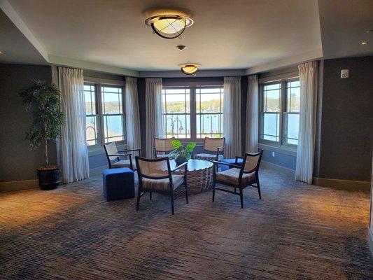 2nd floor sitting area in the hall