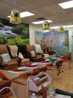 Pedicure stations for adults and children