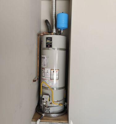 Hot water heater replacement in La Quinta