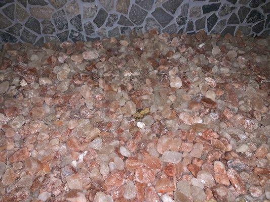 Pink salt floor in sauna