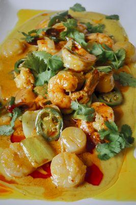 Thai Shrimp and Scallop Curry