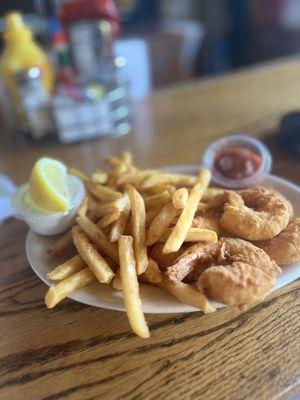 Fried shrimp and fries.