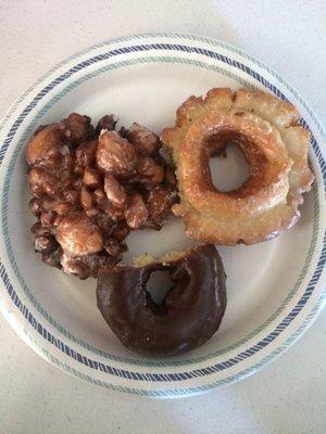 Chocolate cake donut & apple fritter has a crisp to the dough! Wow!!!!