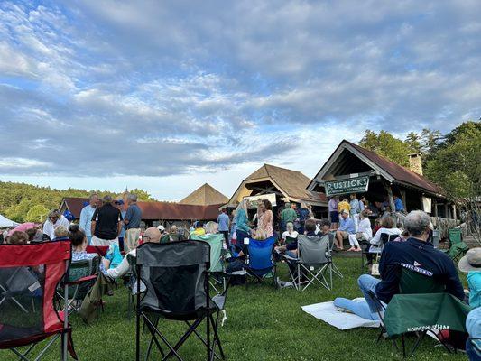 Groovin' on the Green